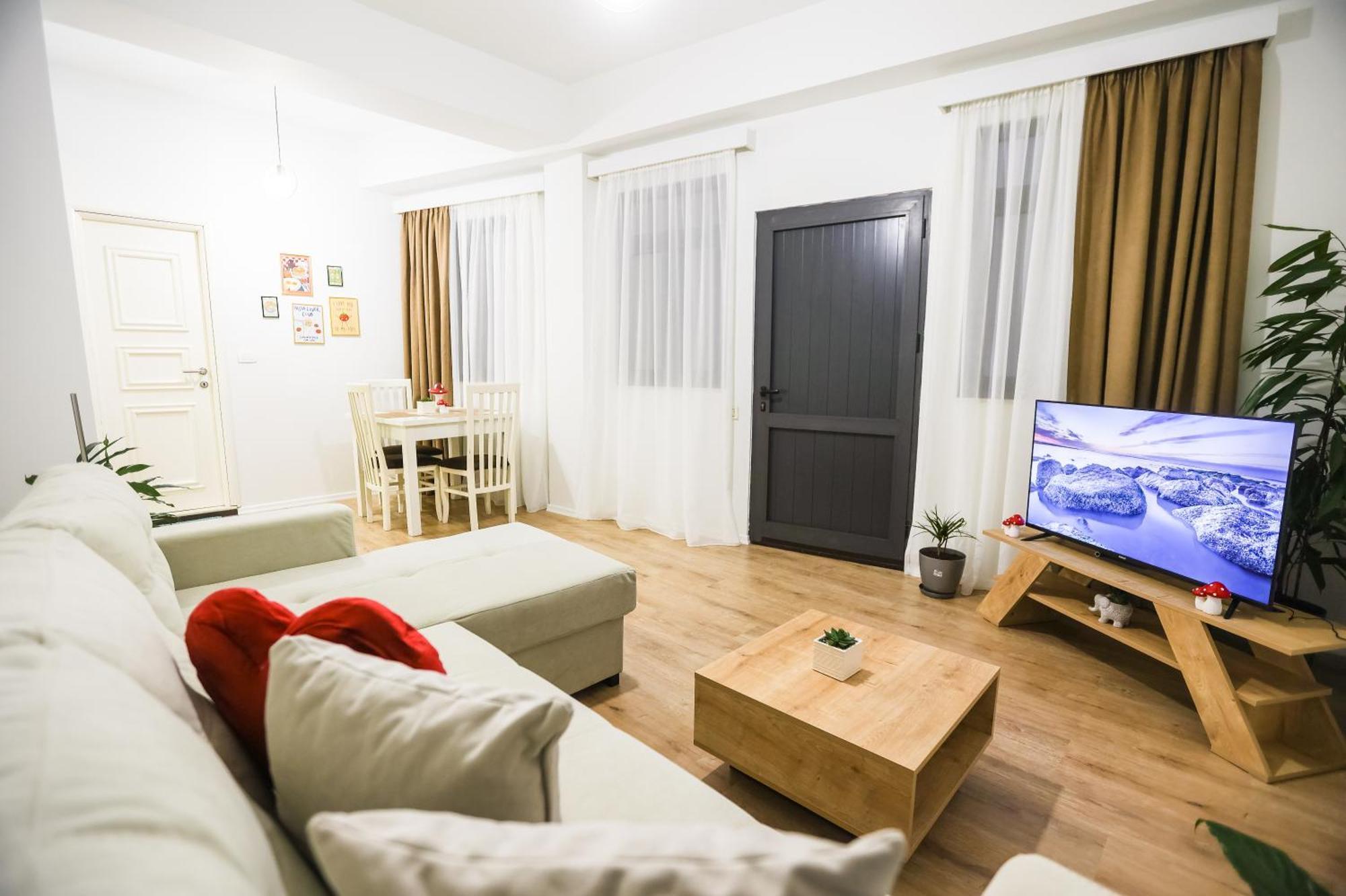 At Bazaar Central Apartment Тирана Екстериор снимка