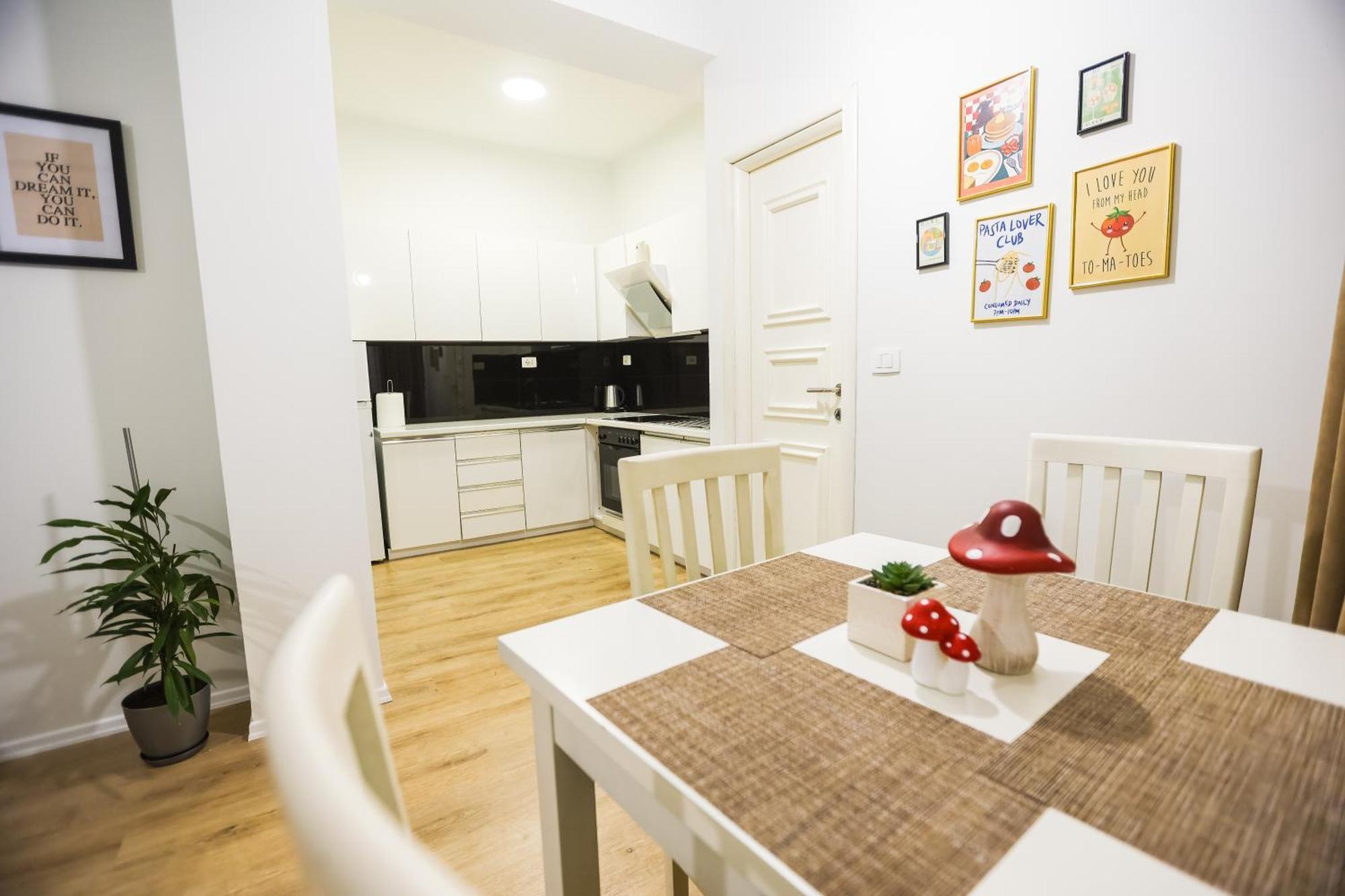 At Bazaar Central Apartment Тирана Екстериор снимка